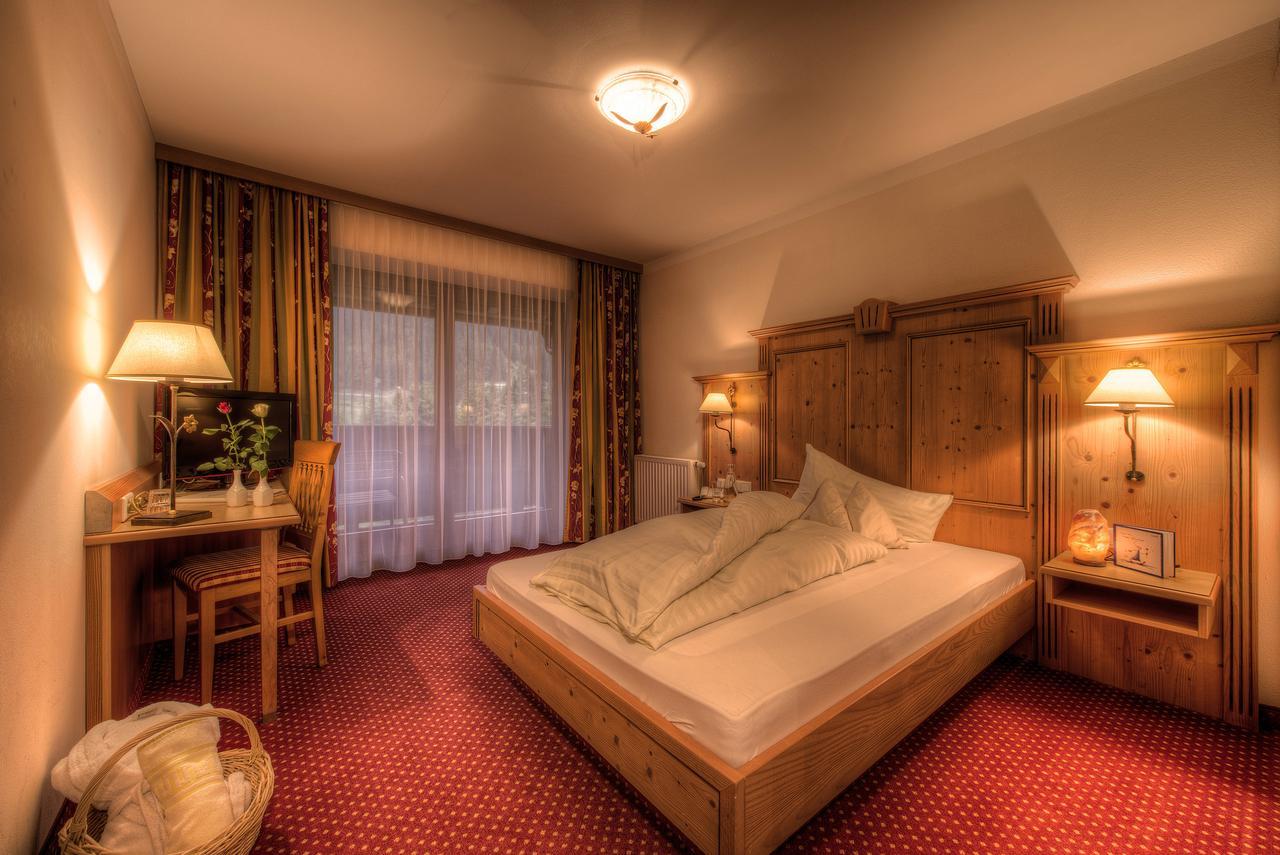 Hotel Gletscherblick ซังคท์เลออนฮาร์ด อิม พิทซ์ทัล ภายนอก รูปภาพ