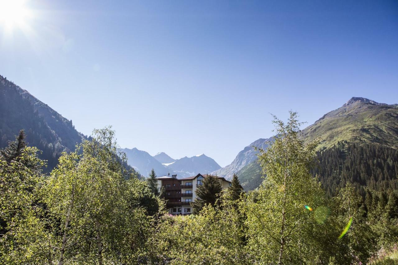 Hotel Gletscherblick ซังคท์เลออนฮาร์ด อิม พิทซ์ทัล ภายนอก รูปภาพ